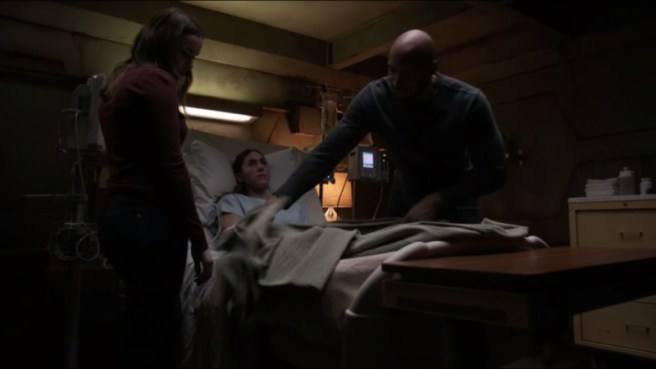 agents-of-s-h-i-e-l-d-s05e13-principia-yo-yo-arms-severed-bed