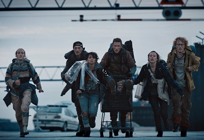 mv5bmje5odg1nduyml5bml5banbnxkftztgwmdaymdczntm-_v1_sy1000_cr0014591000_al_