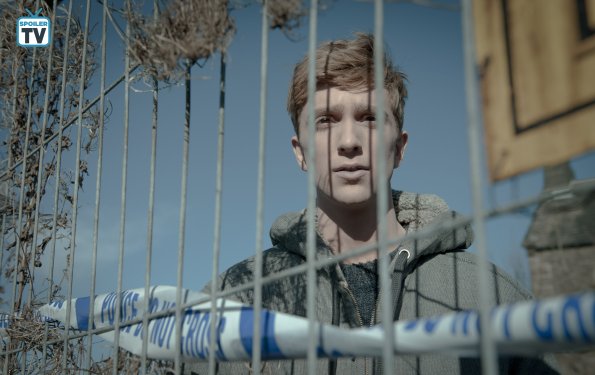 3571888-high-in-the-flesh_595_spoiler20tv20transparent