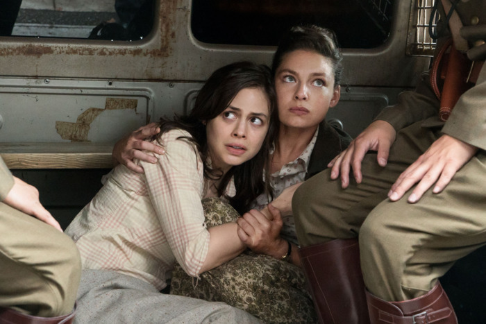 the-man-in-the-high-castle-302-w700-h467