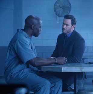 Wolgast visits Carter in prison to convinve him to join Project Noah.