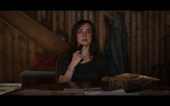 Dark S2Ep1 Hannah with UnChekhov's Gun