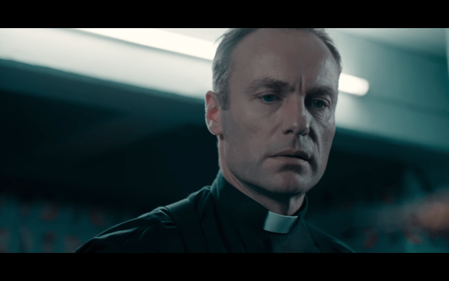 Dark S2Ep3 Noah Sending Helge through Using the Chair