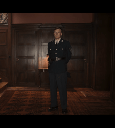 Dark S2Ep3 Egon in Dress Uniform