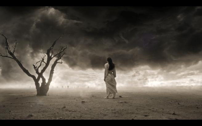 High Castle S4Ep1 Juliana & Crowd in Mist