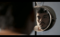 Snowpiercer S1E6 Oz Finishes Shaving