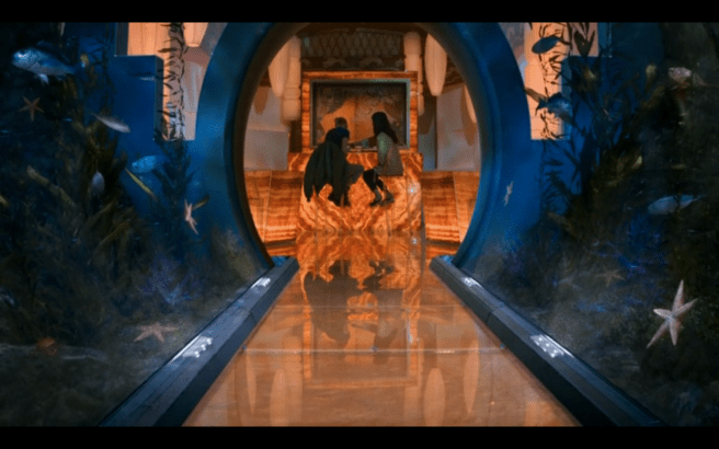 Snowpiercer S1Ep4 Jinju &amp; Bess in Aquarium Restaurant