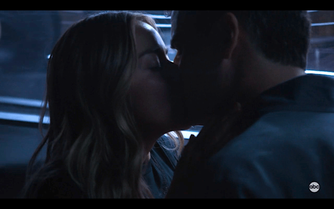 Agents of SHIELD S7E9 Sousa & Daisy Kiss