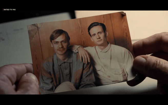 dark-s2ep7-young-clausen-bro