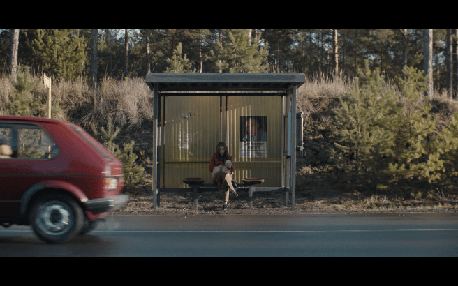 Dark S3Ep2 Regina at Only Busstop with Gretchen