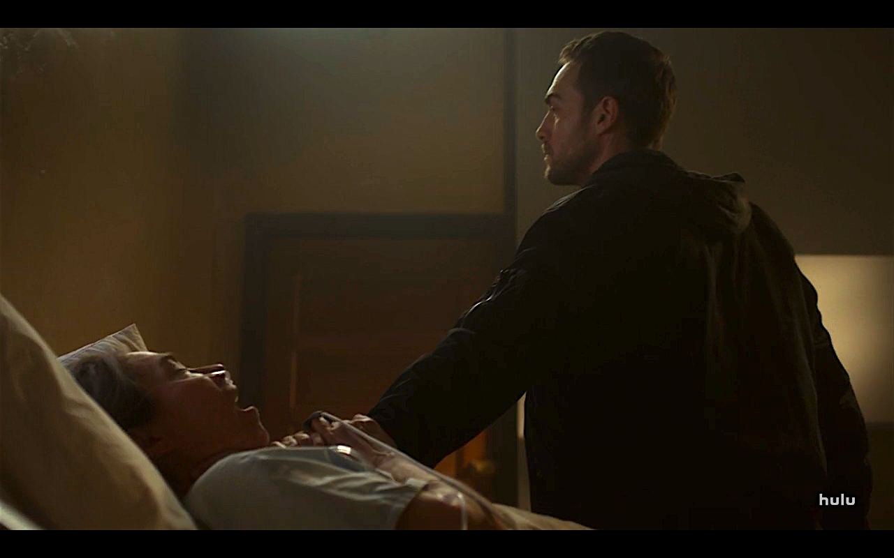 Helstrom S1Ep9 Daimon:Basar Chokes Victoria