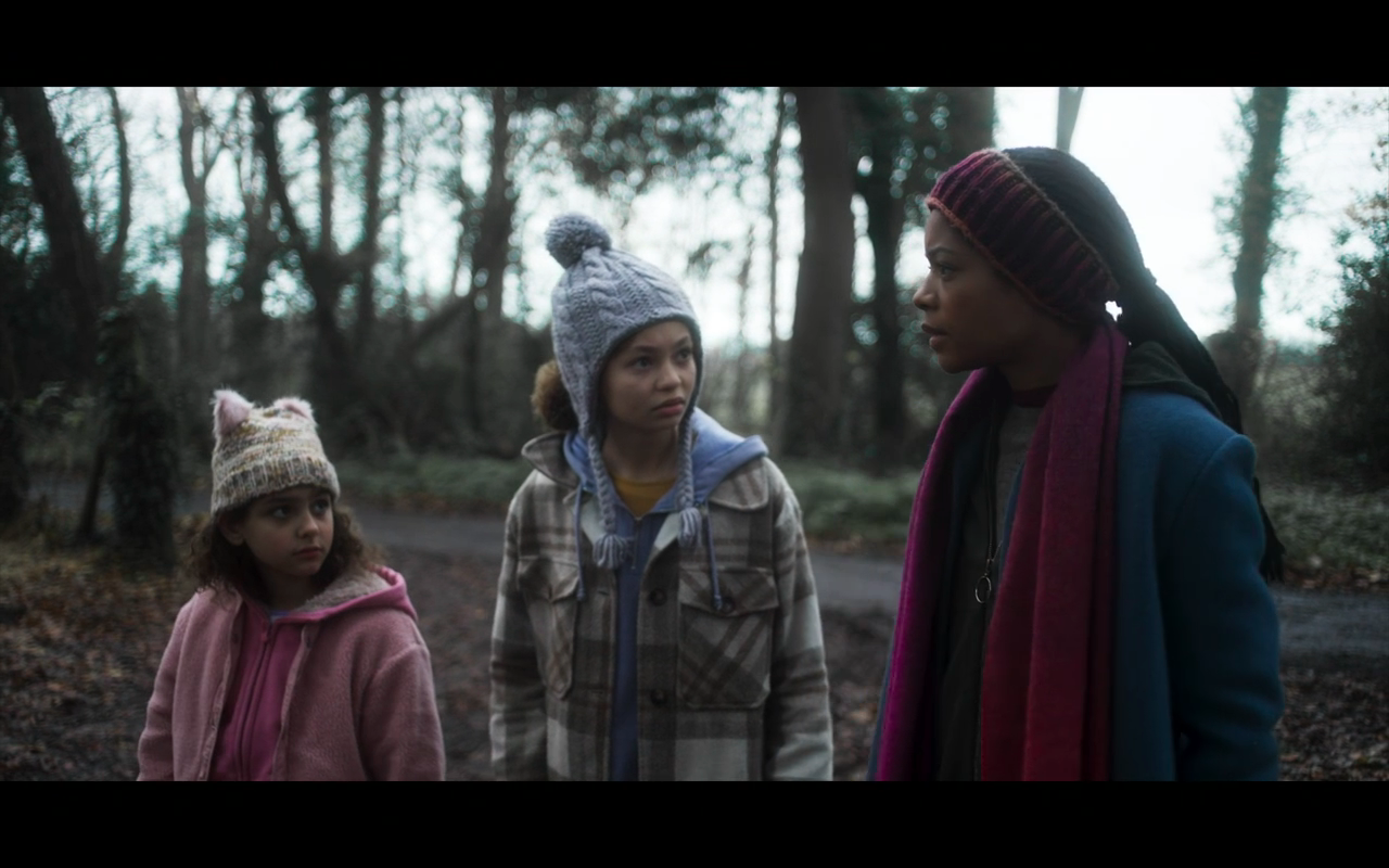 The Third Day S1Ep4 Helen & Girls Hear a Noise