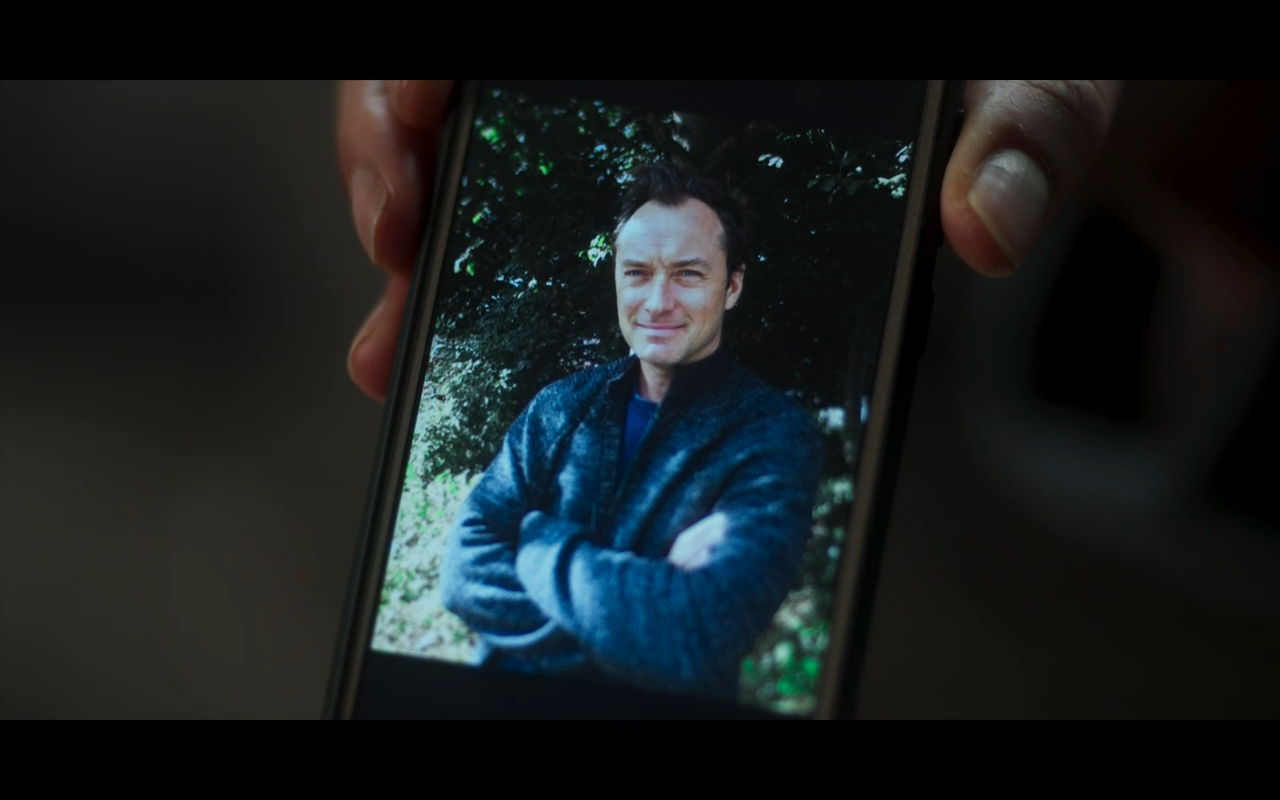 The Third Day S1Ep5 Sam in Phone