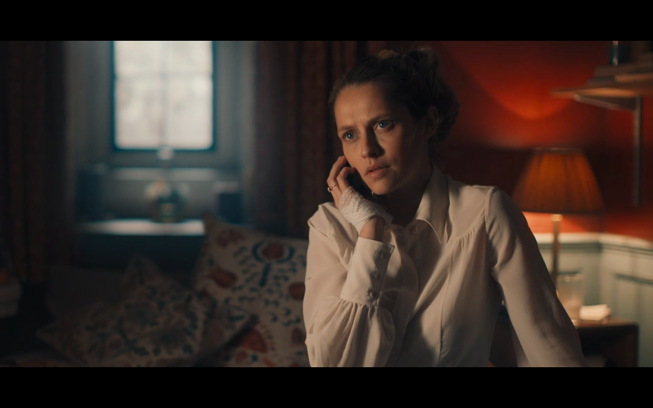 Disc of Witches S1Ep2 Diana Calls Em