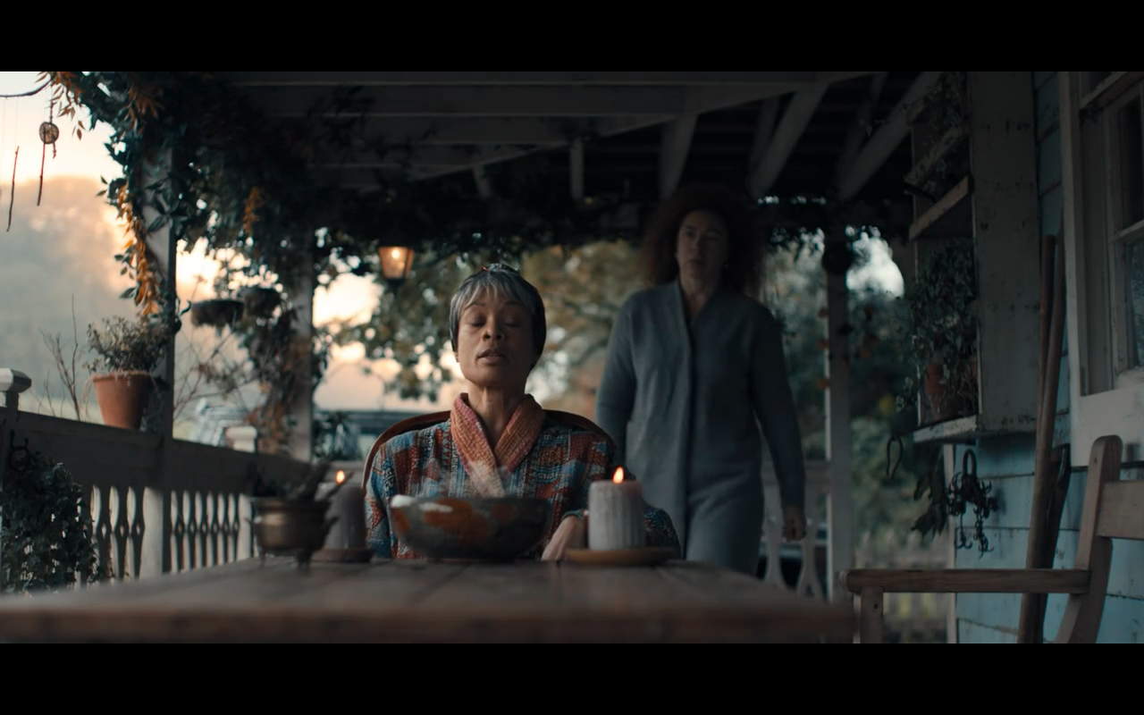 Disc of Witches S1Ep3 Em Scrying