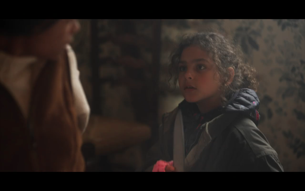 The Third Day S1Ep6 Lu Has a Knife