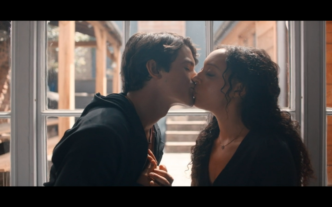 Disc of Witches S2Ep8 Marcus &amp; Phoebe Kiss