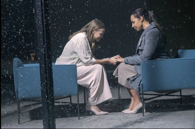 Handmaid's Tale S4Ep4 Serena &amp; Rita Pray