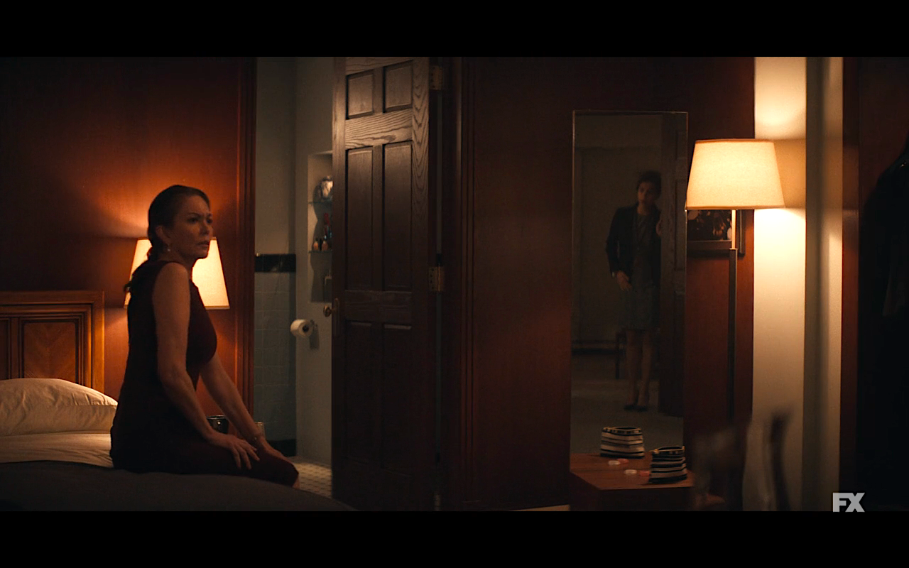 Y The Last Man S1Ep5 Christine in the Mirror