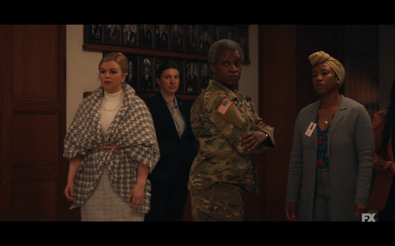 Y The Last Man S1Ep5 Kim &amp; Peggy Wait for Regina