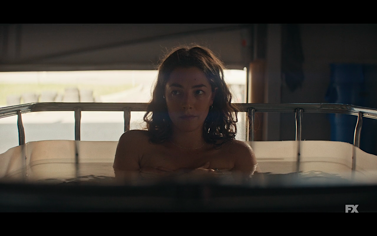 Y The Last Man S1Ep6 Hero in the Tub