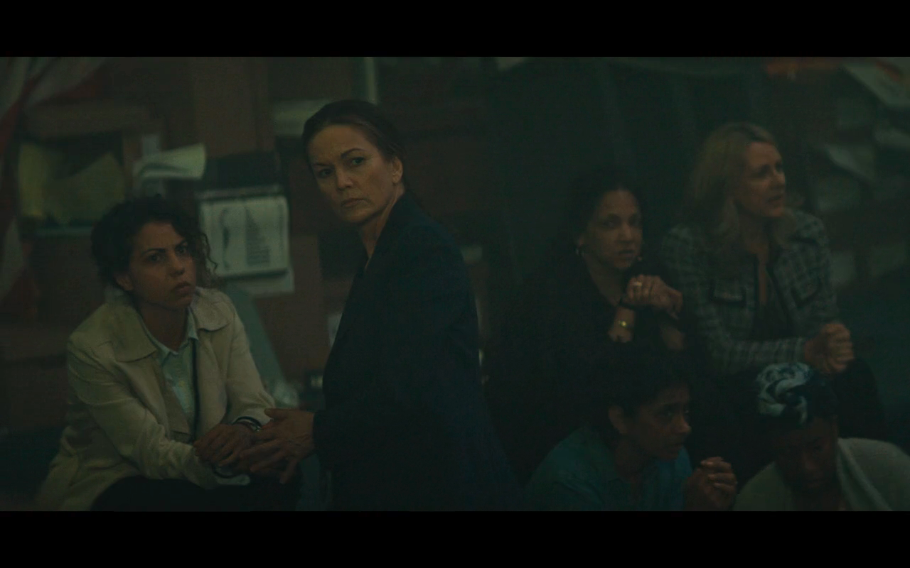 YTheLast Man S1Ep9 Christine &amp; Jennifer in War Room