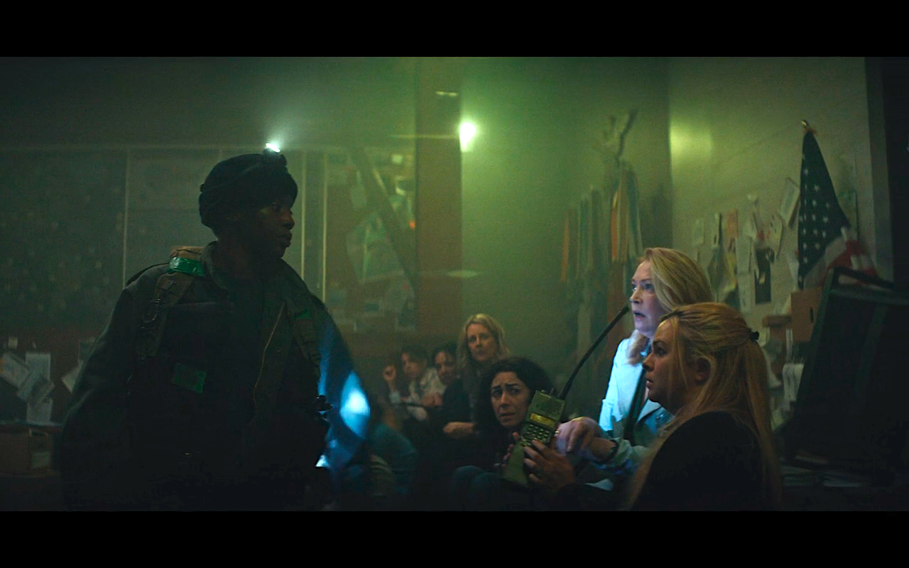 YTheLastMan S1Ep9 Malika Hands Kim Phone