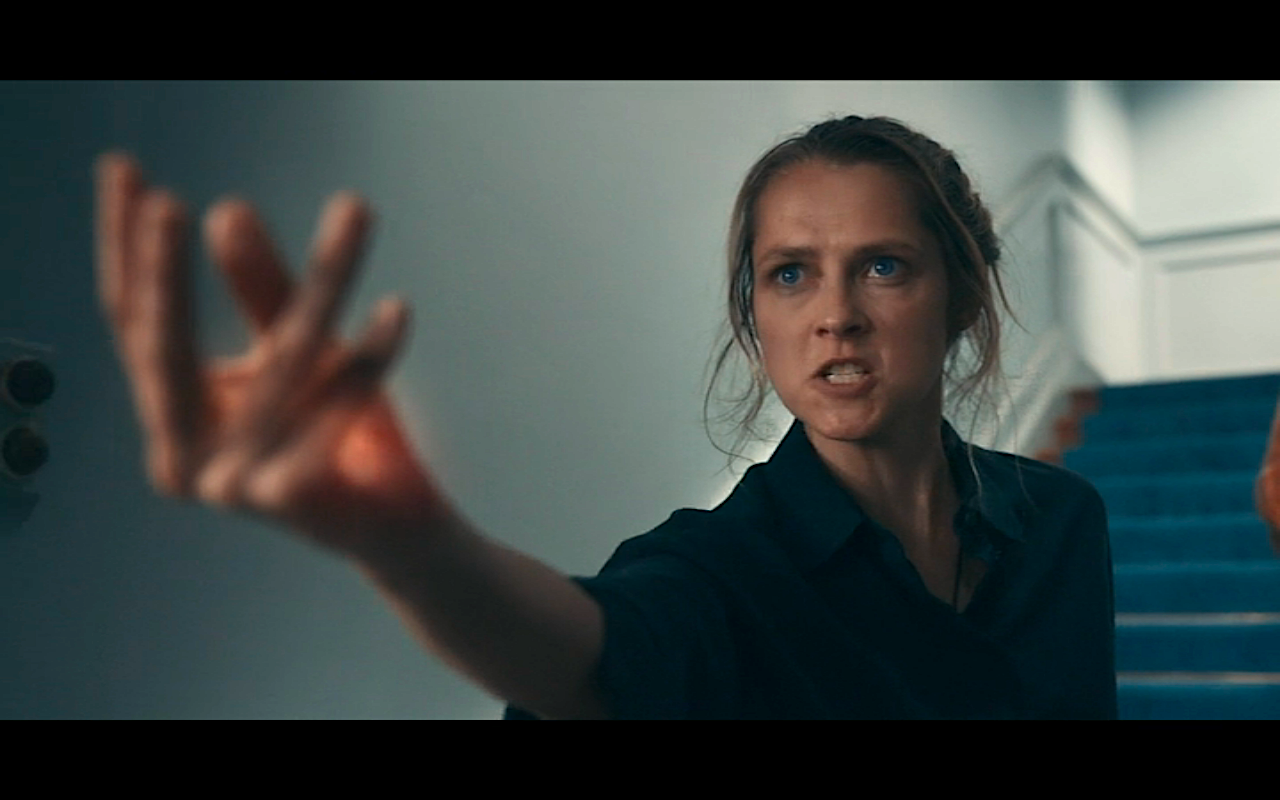 Discovery of Witches S3Ep2 Diana