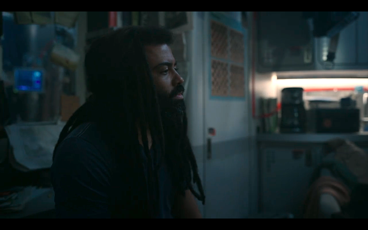 Snowpiercer S3Ep1 Layton Watches Asha