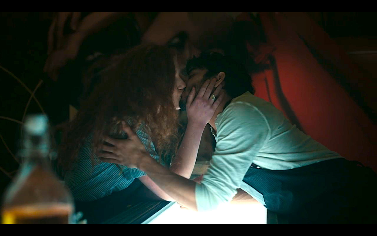 Snowpiercer S3Ep1 LJ &amp; Oz Kiss