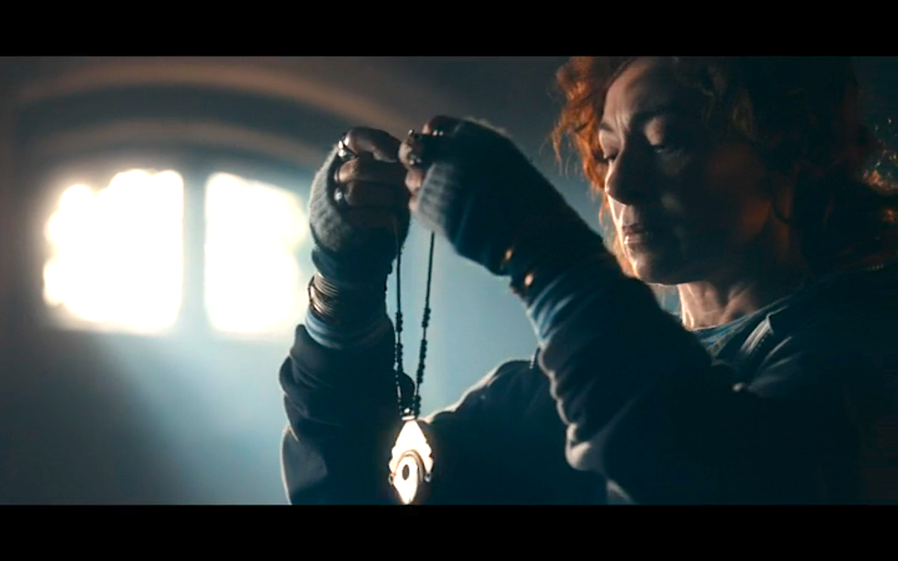 A Discovery of Witches S3Ep7 Sarah &amp; Necklace